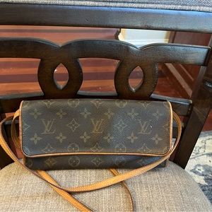 Authentic Louis Vuitton Monogram Pochette Twin PM Shoulder Bag